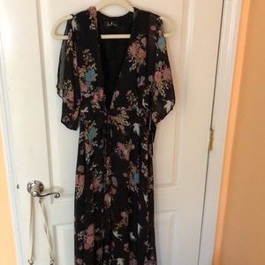 NWT Lulu’s Floral Tie Wrap Maxi Dress Size Small